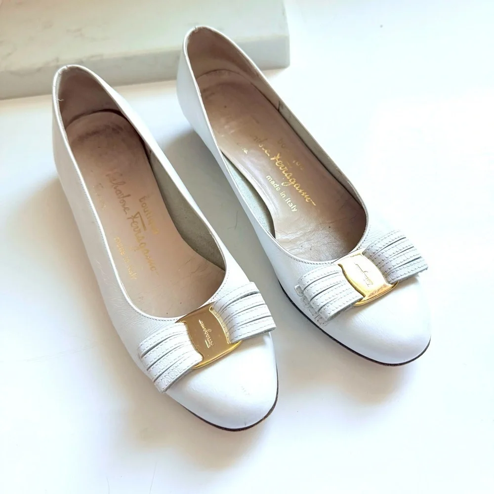 Vintage Salvatore Ferragamo Vara Bow Cream White Leather Heels